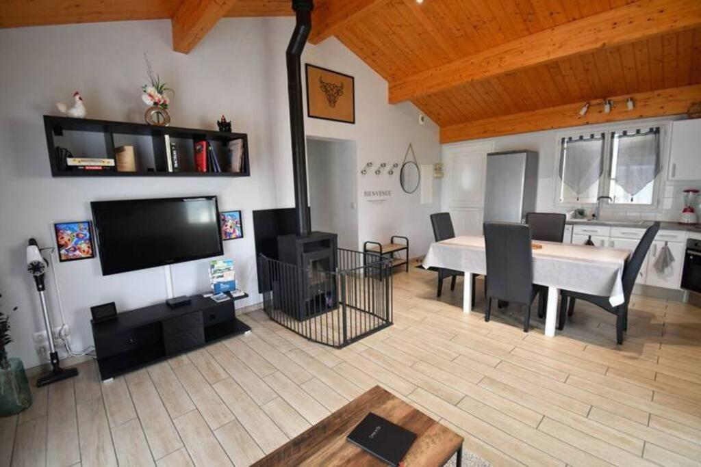 Gite A La Ferme De La Bouriette ルヴェル エクステリア 写真